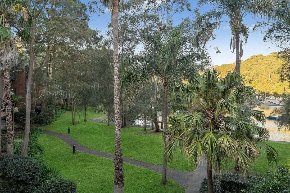 19/302 Burns Bay Road — photo from Raine & Horne Mosman | Neutral Bay