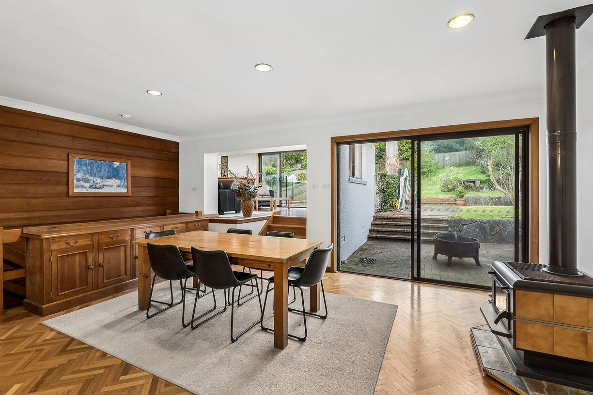 42 Sharland Avenue — photo 5 of 12