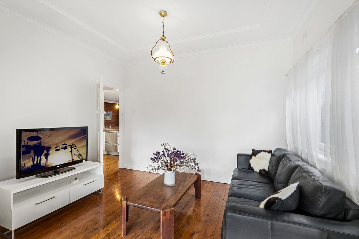 42 Sharland Avenue — photo 8 of 12