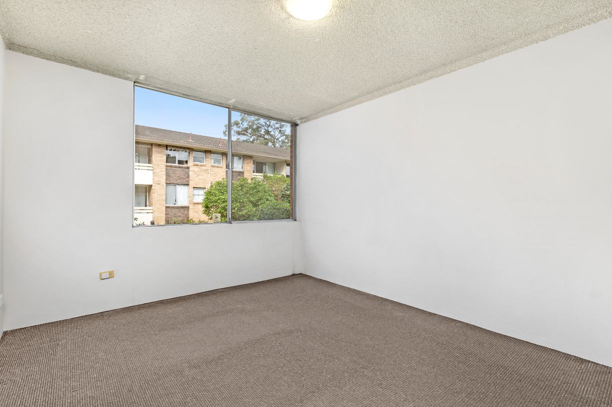 6/51-53 Burns Bay Road — photo 3 of 6