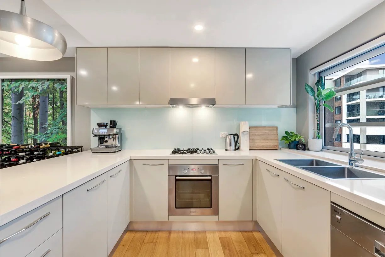 203/290 Burns Bay Road — photo 5 of 6