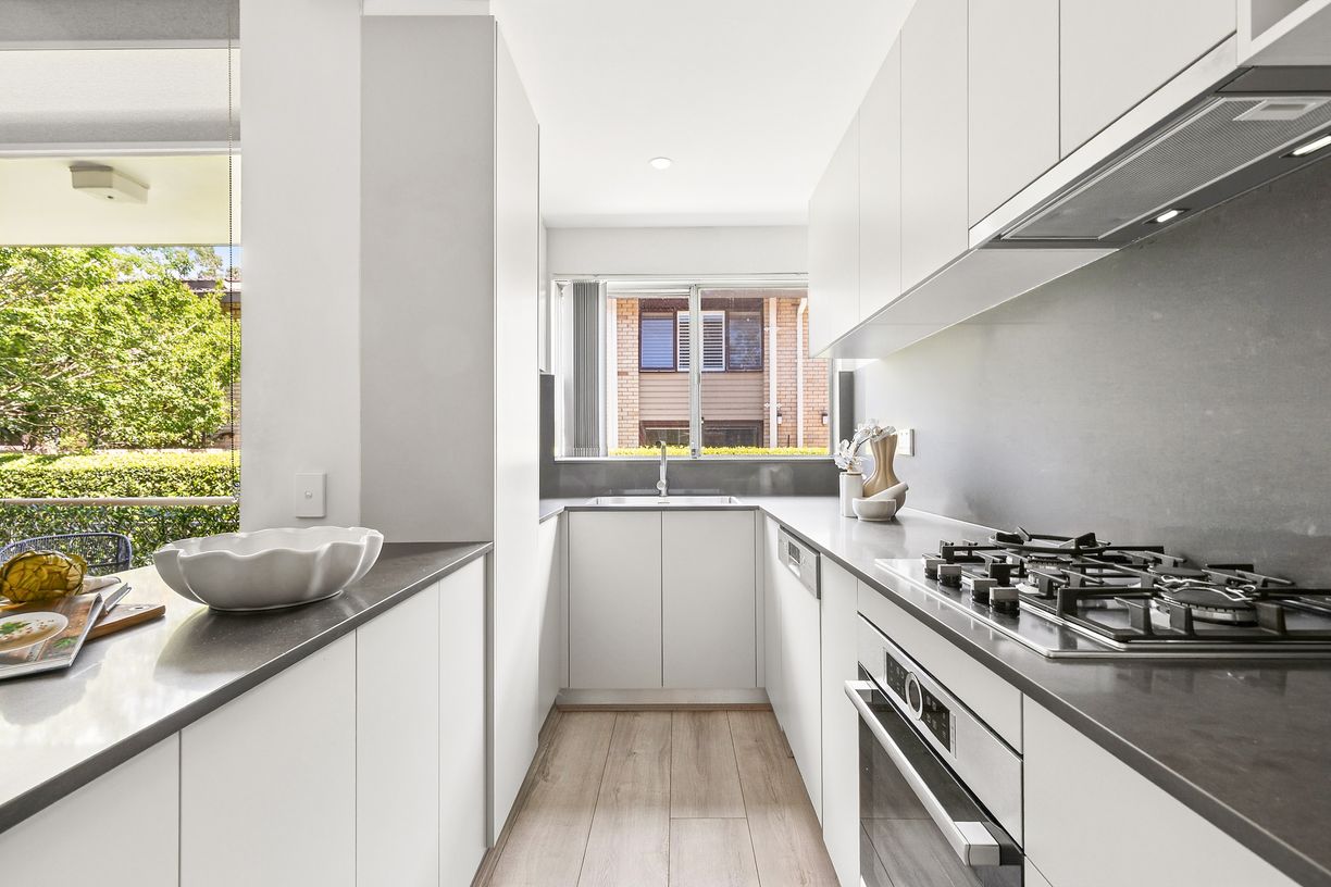 10/111 Burns Bay Road — photo 4 of 10