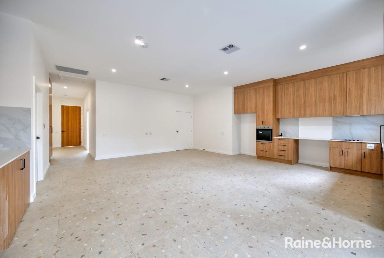 40 Finniss Street — photo 3 of 9
