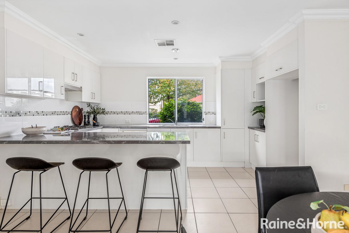 102E Finniss Street — photo 5 of 17