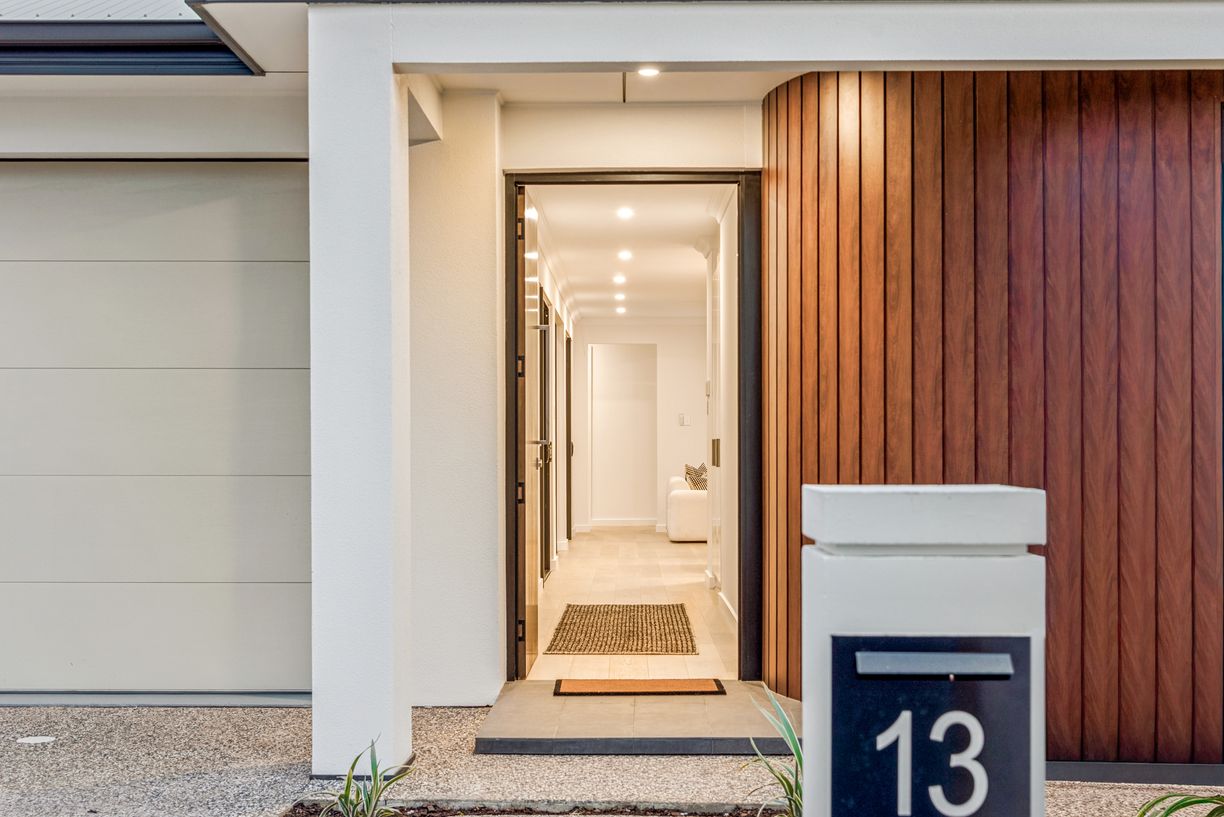 13 Young Street — photo 2 of 19