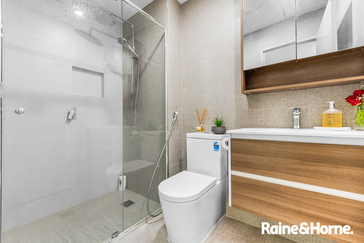 315/1 Villawood Place — photo 4 of 15
