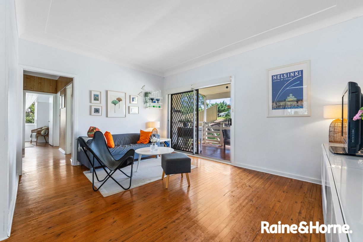 38 Russell Street — photo 2 of 19