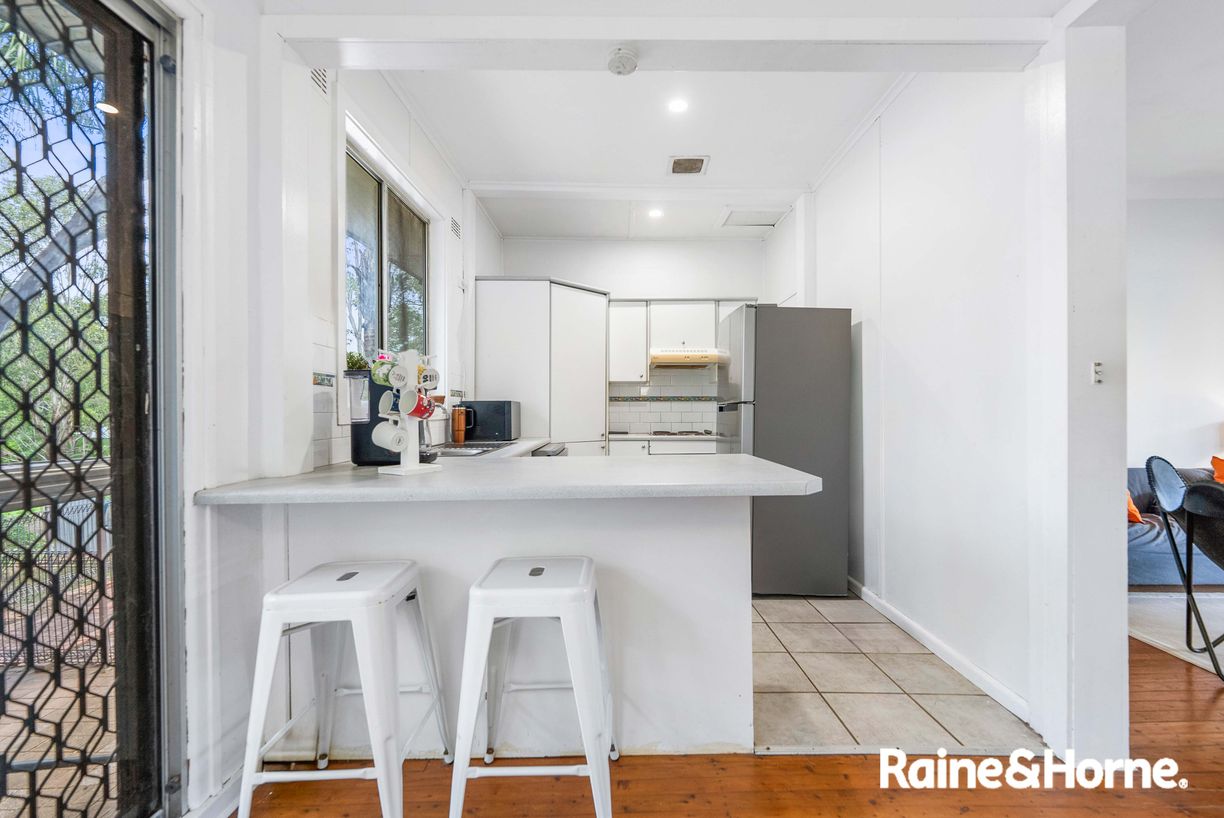 38 Russell Street — photo 3 of 19
