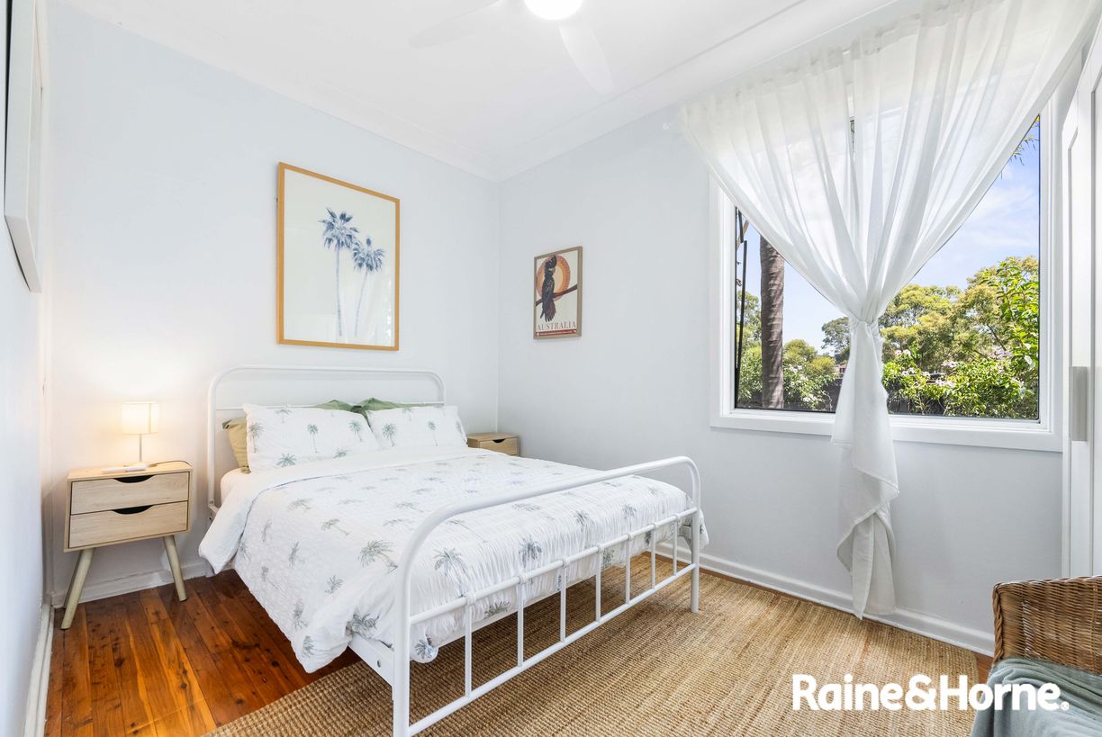 38 Russell Street — photo 7 of 19