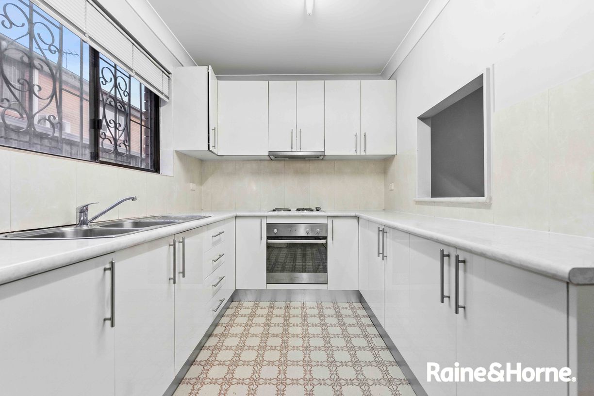 16/69-73 Hughes Street — photo 3 of 19