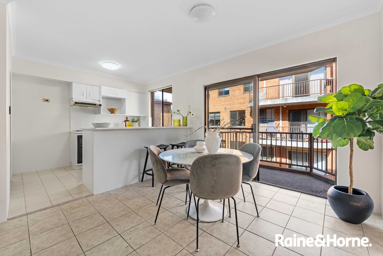 5/4-11 Equity Place — photo 4 of 13