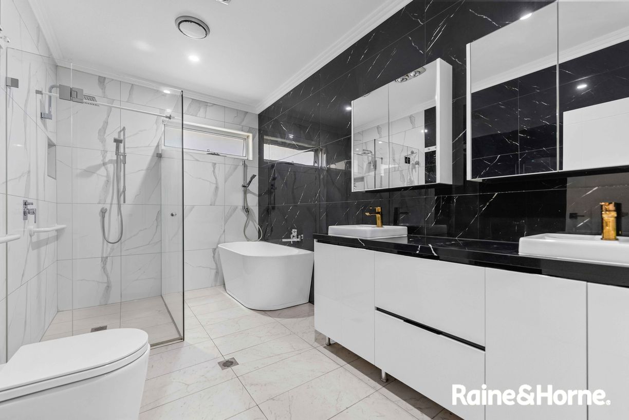 69 St Johns Road — photo 4 of 24