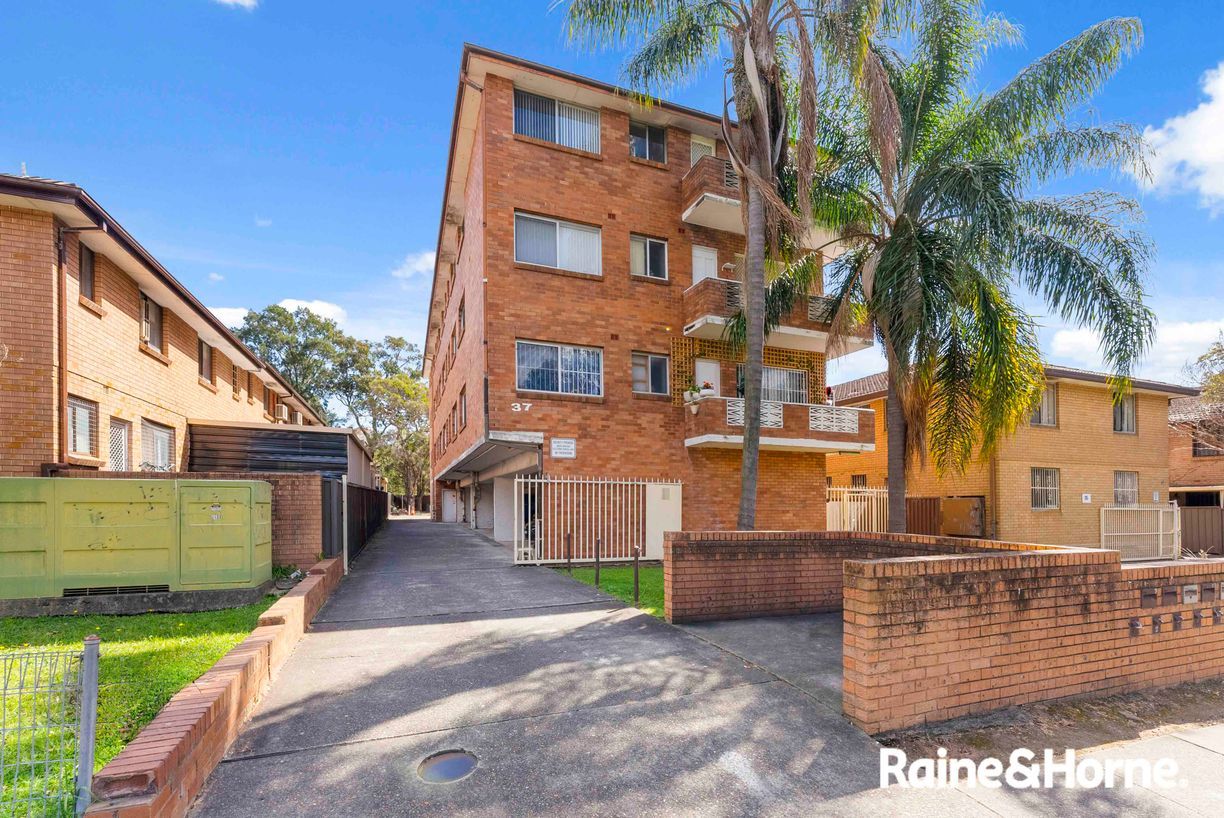 5/37 Hill Street — photo from Raine & Horne Cabramatta | Canley Heights | Hoxton Park | Green Valley