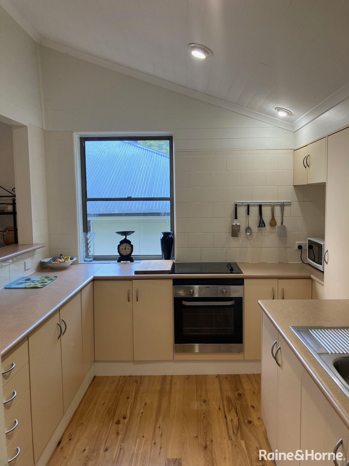 56 Ullora Close — photo 8 of 20