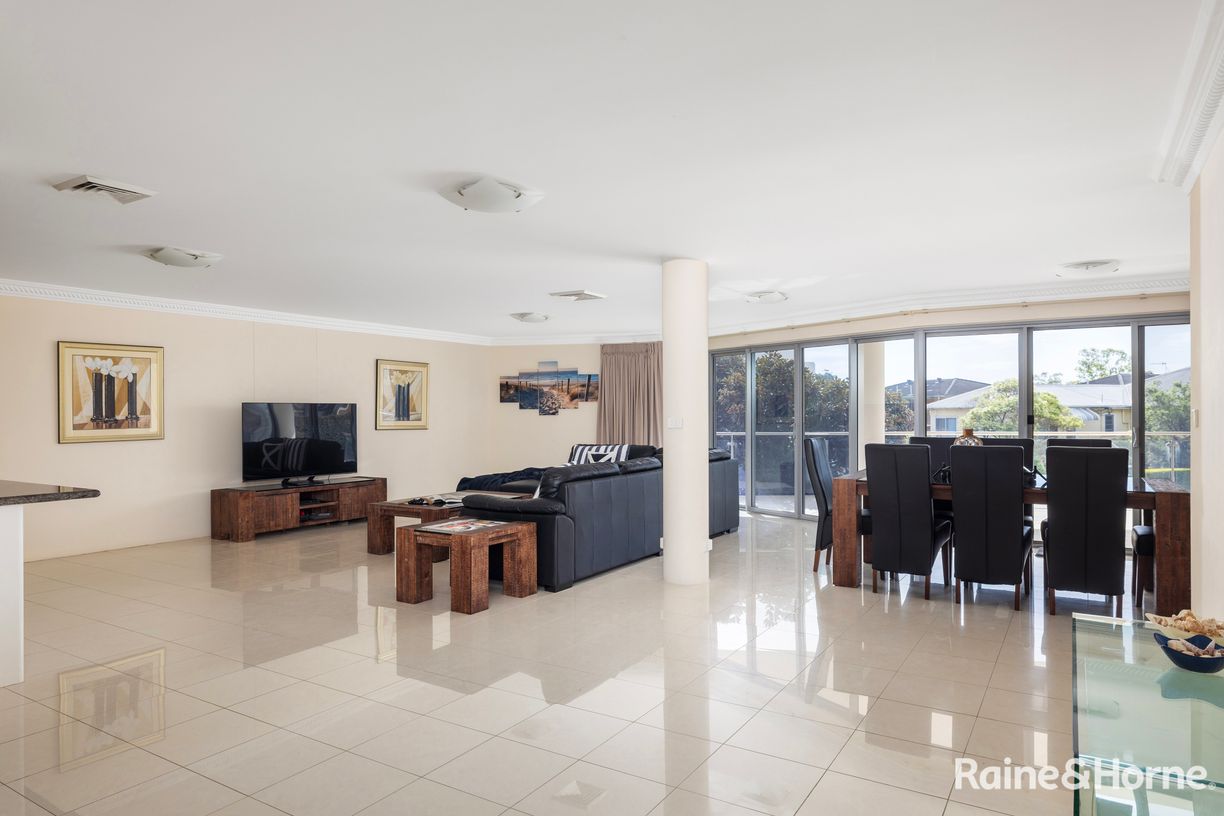 2/55-59 Magnus Street — photo 4 of 22
