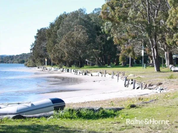 05/15 Fenninghams Island Road — photo 9 of 20