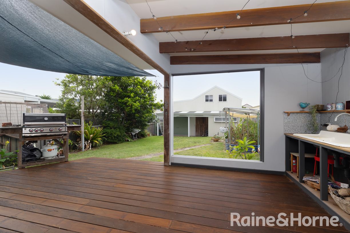 182 Douglas Street — photo 2 of 24