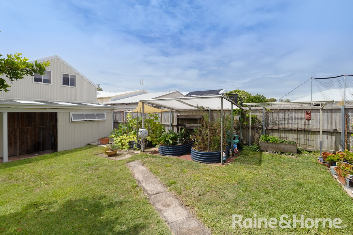 182 Douglas Street — photo 17 of 24