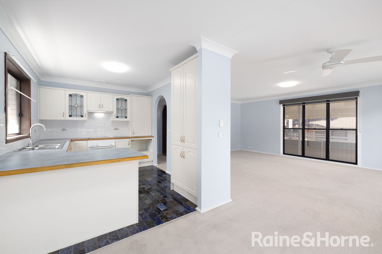 9 Elizabeth Avenue — photo 6 of 24