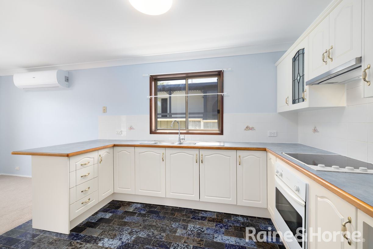 9 Elizabeth Avenue — photo 7 of 24