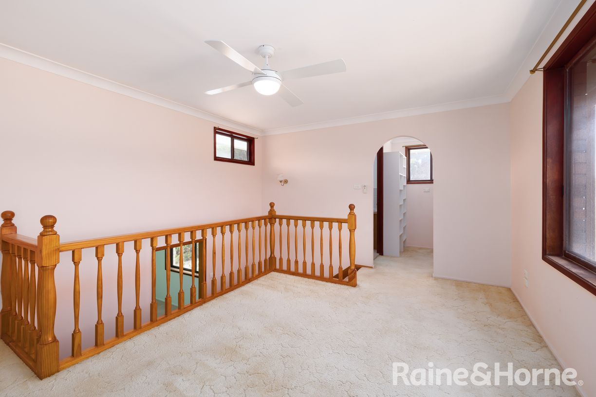 9 Elizabeth Avenue — photo 10 of 24