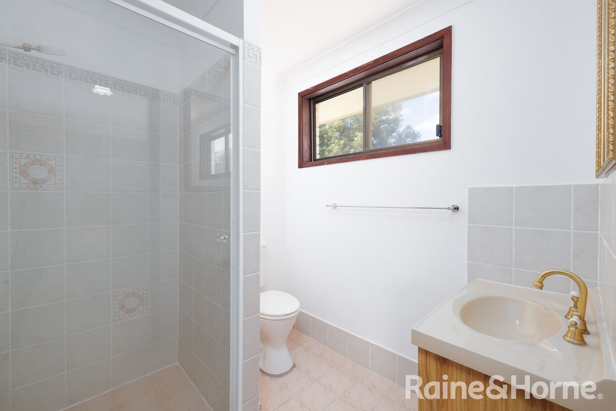 9 Elizabeth Avenue — photo 11 of 24