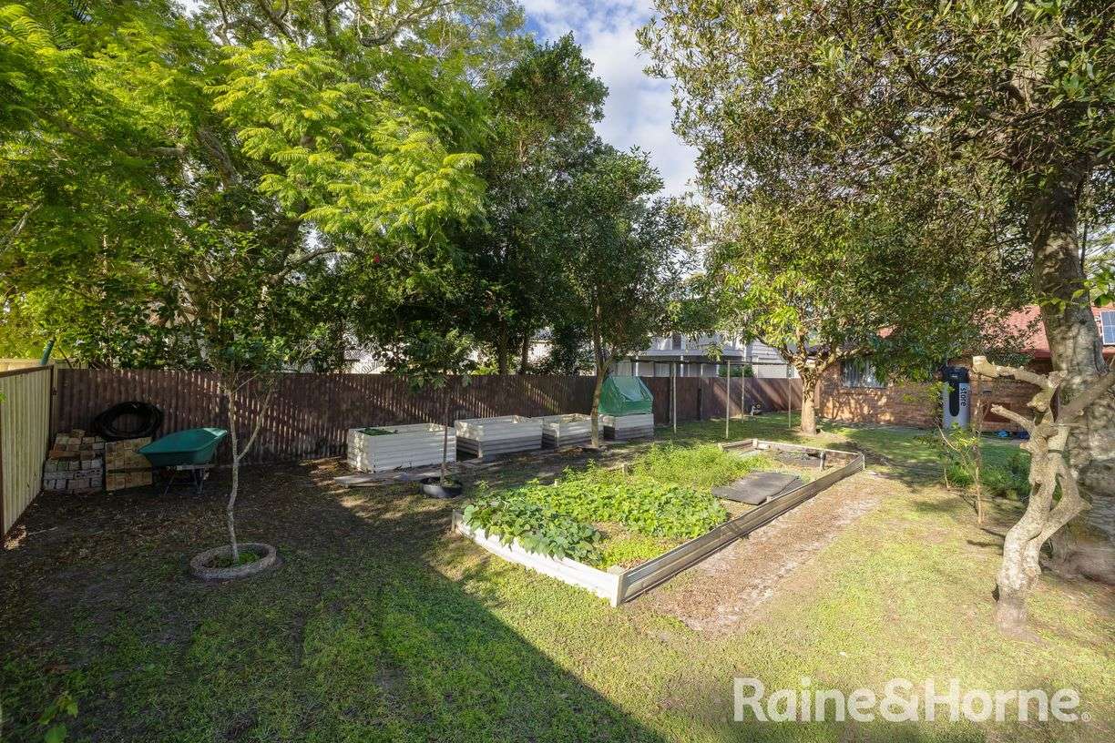 61 Clemenceau Crescent — photo 16 of 21