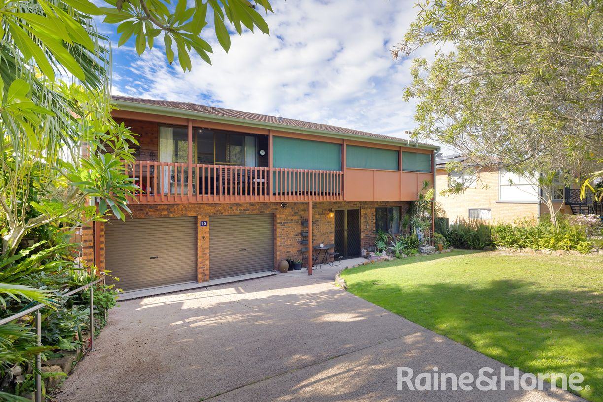 10 Dean Parade — photo from Raine & Horne Nelson Bay | Lemon Tree Passage