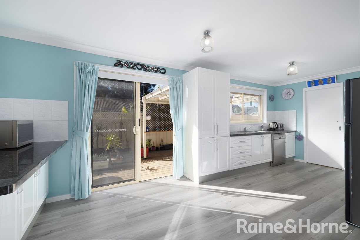 7A Essendene Gardens — photo 3 of 24
