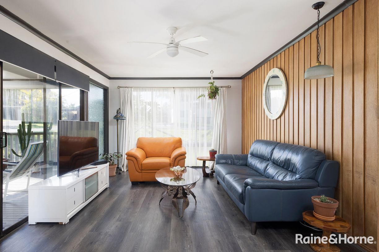 38 James Scott Crescent — photo 4 of 19