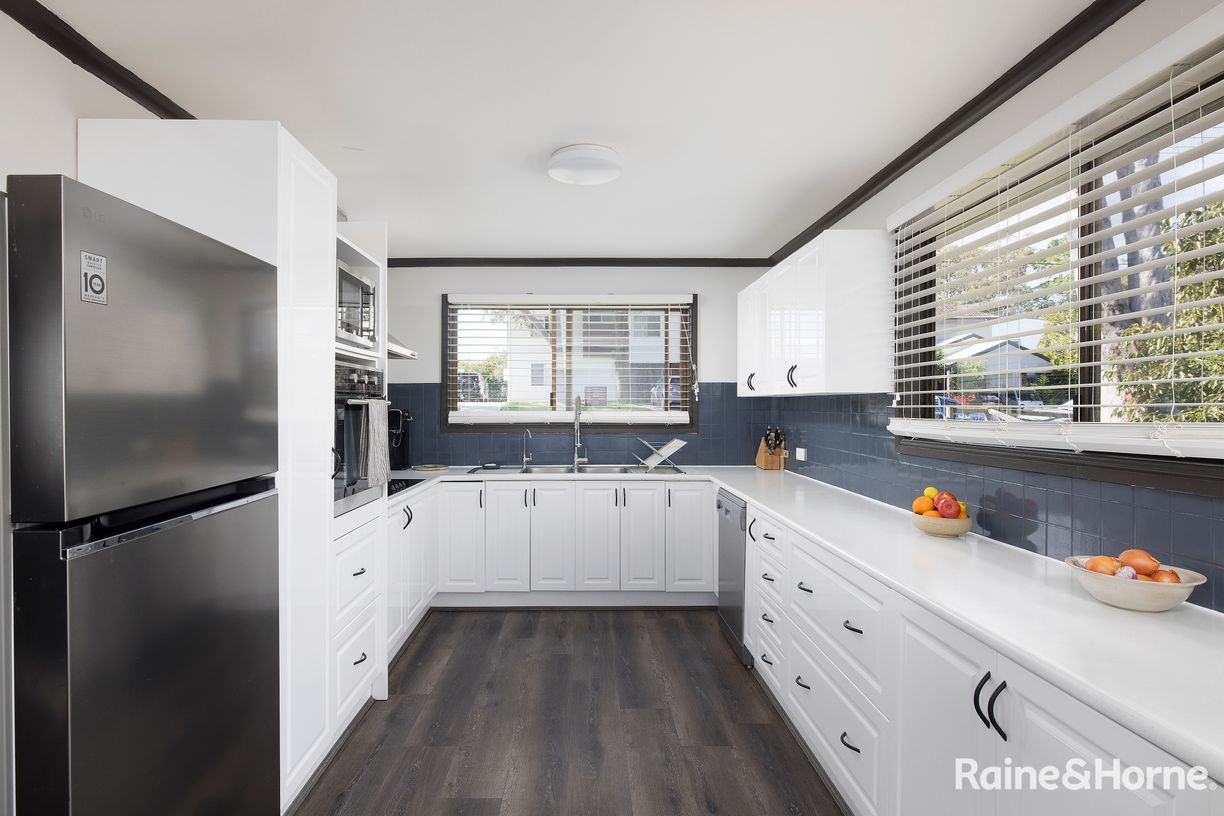 38 James Scott Crescent — photo 5 of 19
