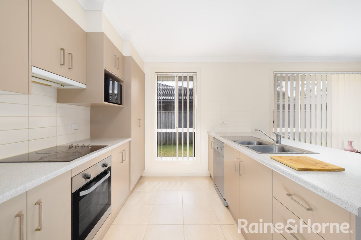 14 Nepean Way — photo 3 of 19