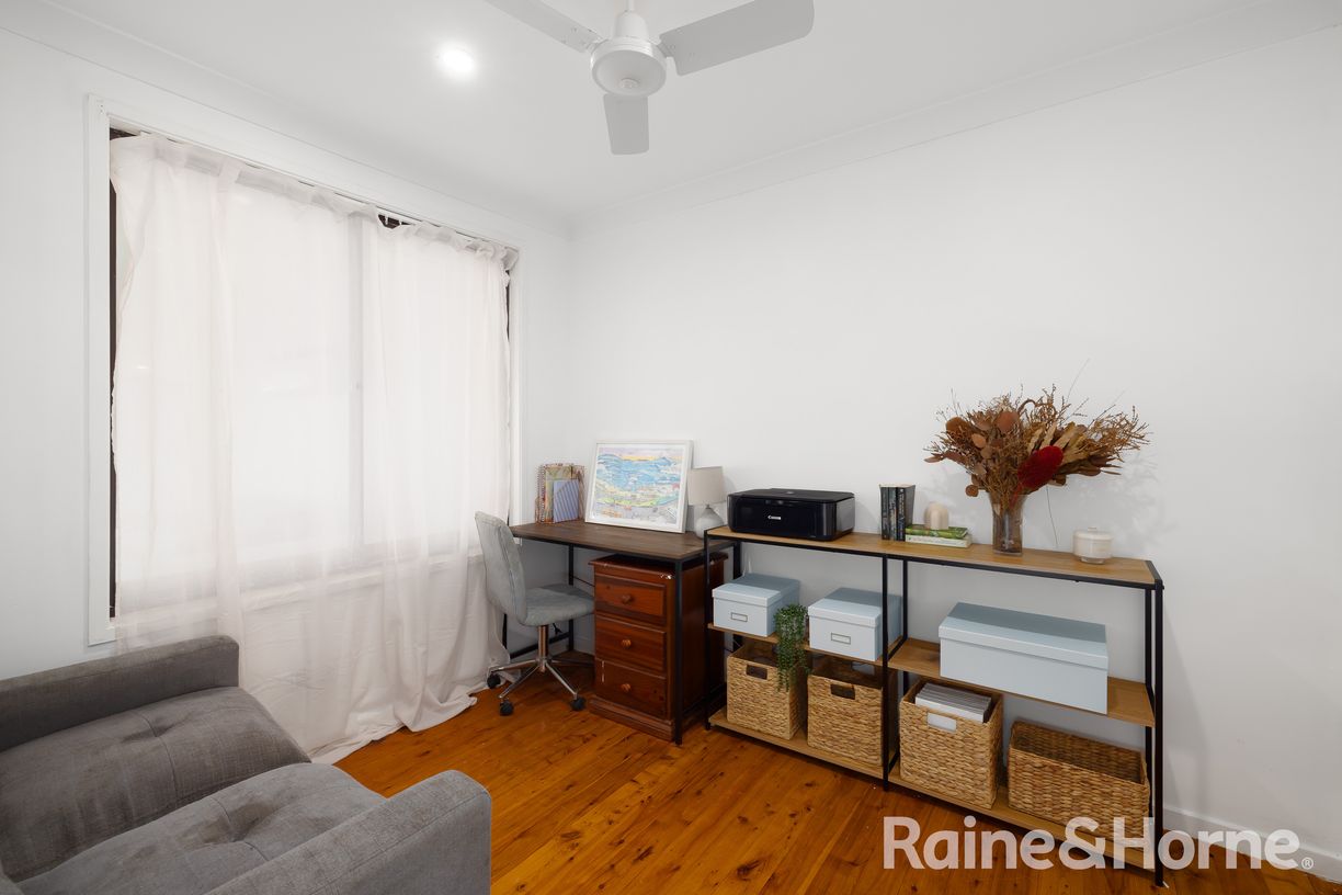 12 Garden Avenue — photo 11 of 16