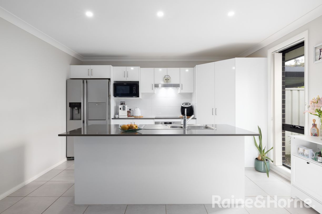 16 Nepean Way — photo 5 of 21