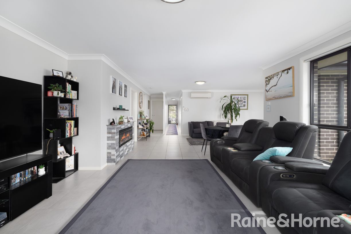 16 Nepean Way — photo 7 of 21