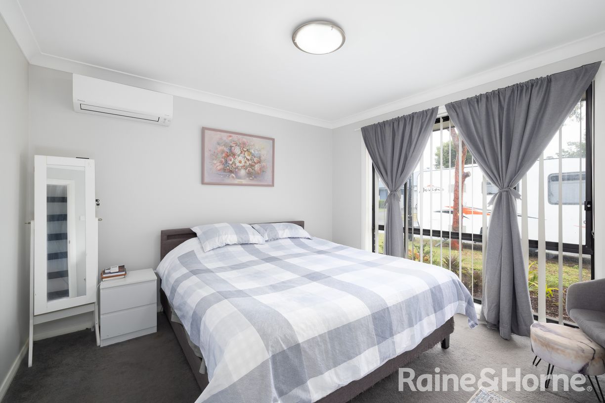 16 Nepean Way — photo 11 of 21