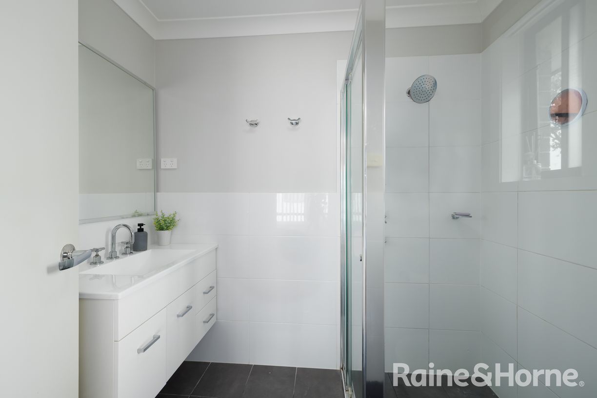 16 Nepean Way — photo 12 of 21