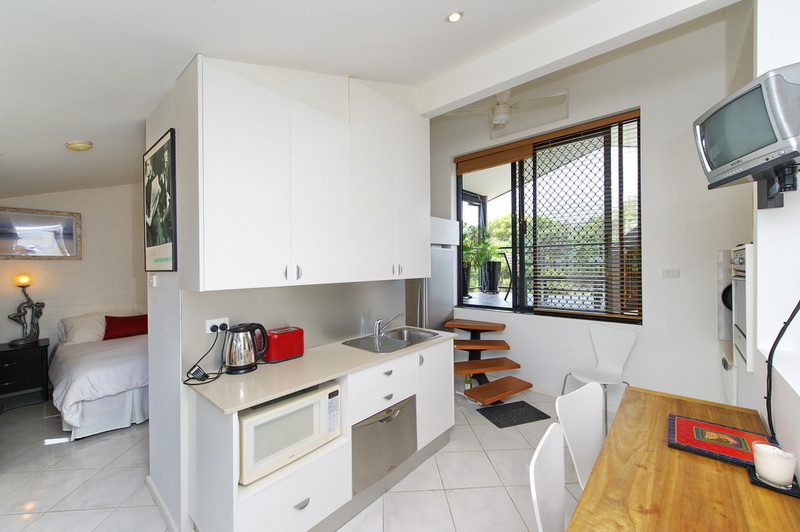 11 Fishermans Bay Road — photo 2 of 24