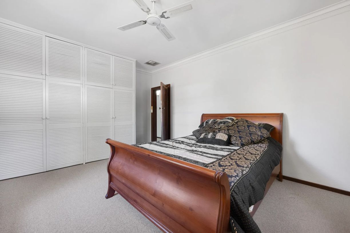84 White Street — photo 10 of 25