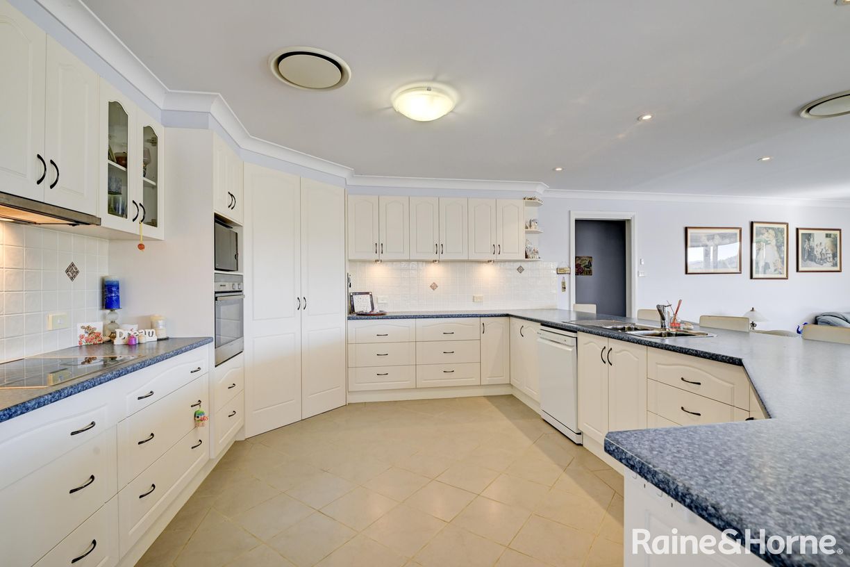 14 Warrah Drive — photo 3 of 19