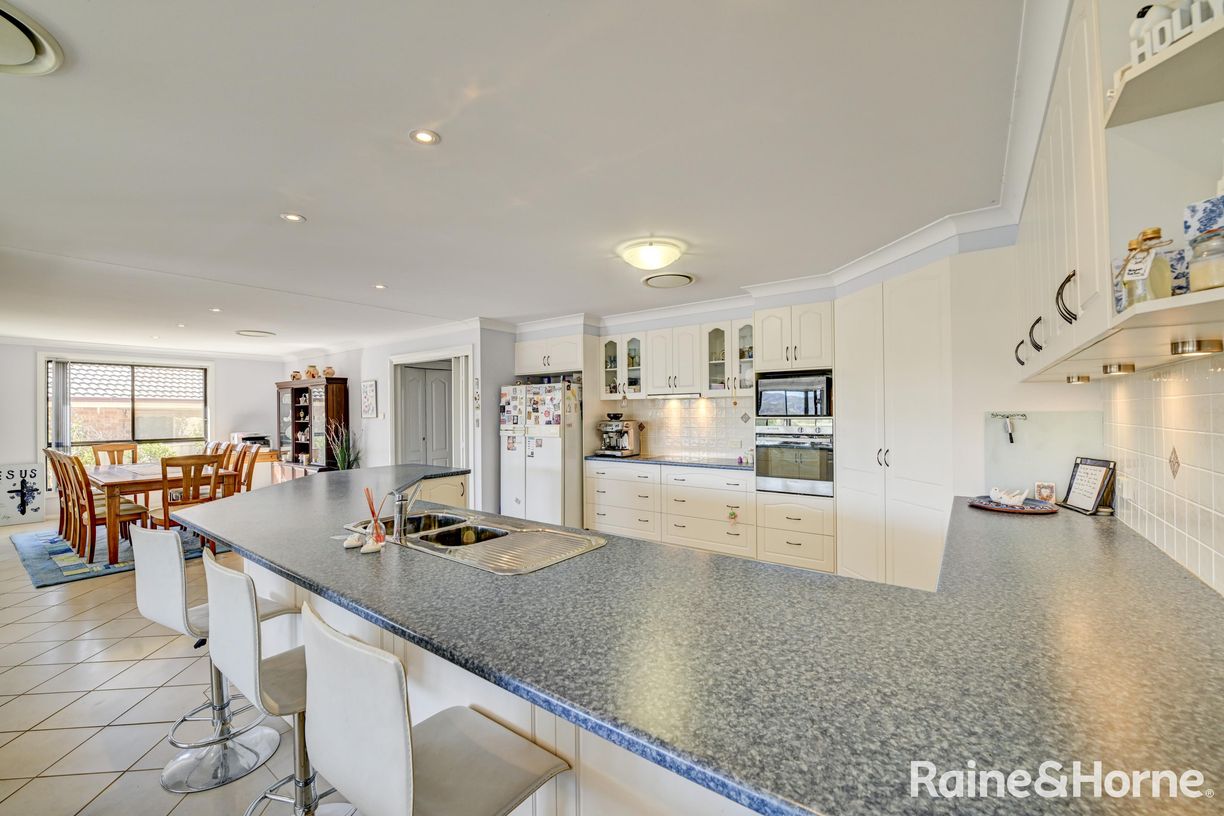 14 Warrah Drive — photo 4 of 19