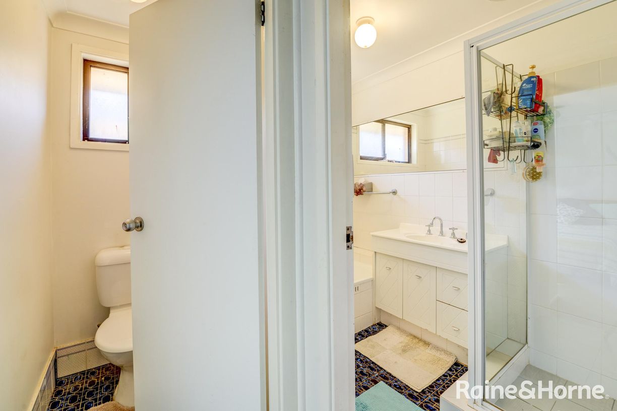 20 Melissa Avenue — photo 8 of 12