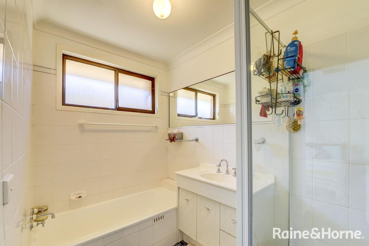 20 Melissa Avenue — photo 9 of 12