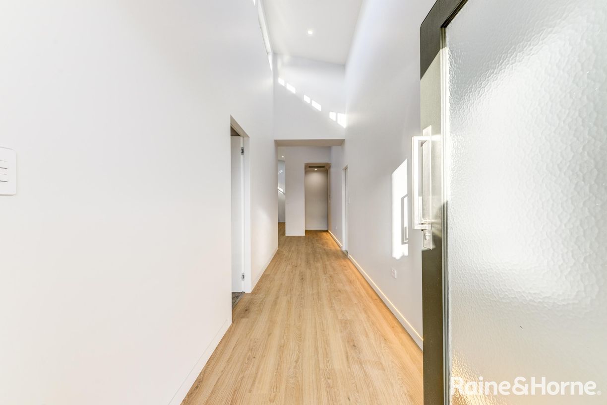 46 Glenmore Drive — photo 2 of 23