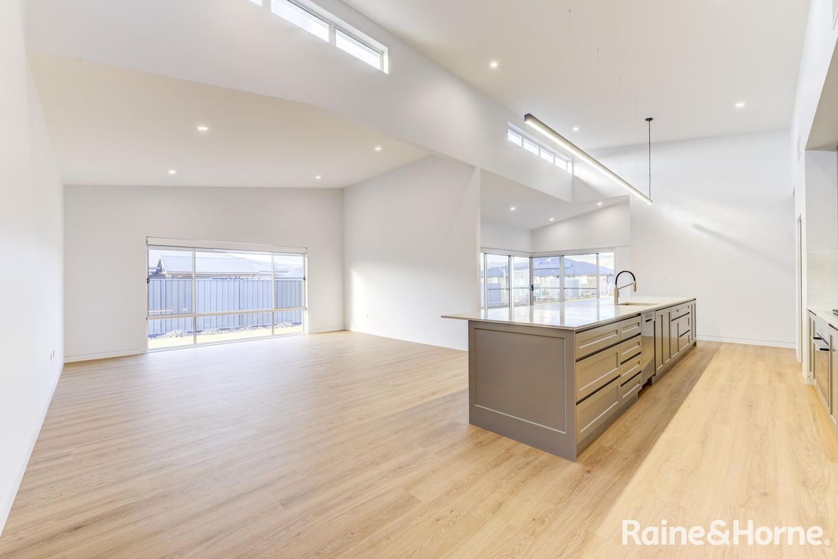 46 Glenmore Drive — photo 4 of 23
