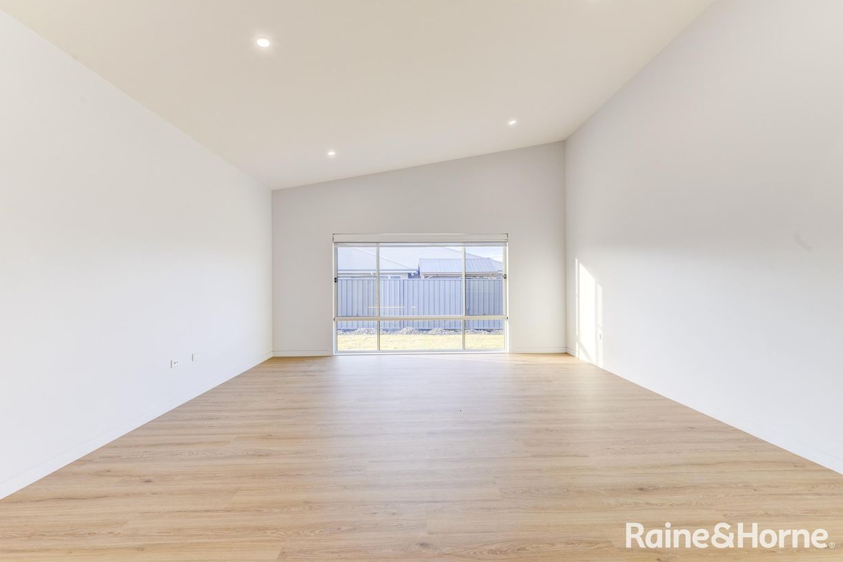 46 Glenmore Drive — photo 8 of 23