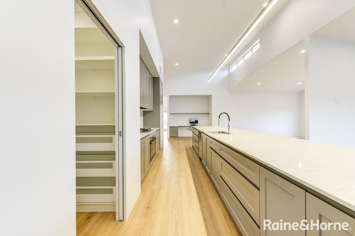 46 Glenmore Drive — photo 3 of 23