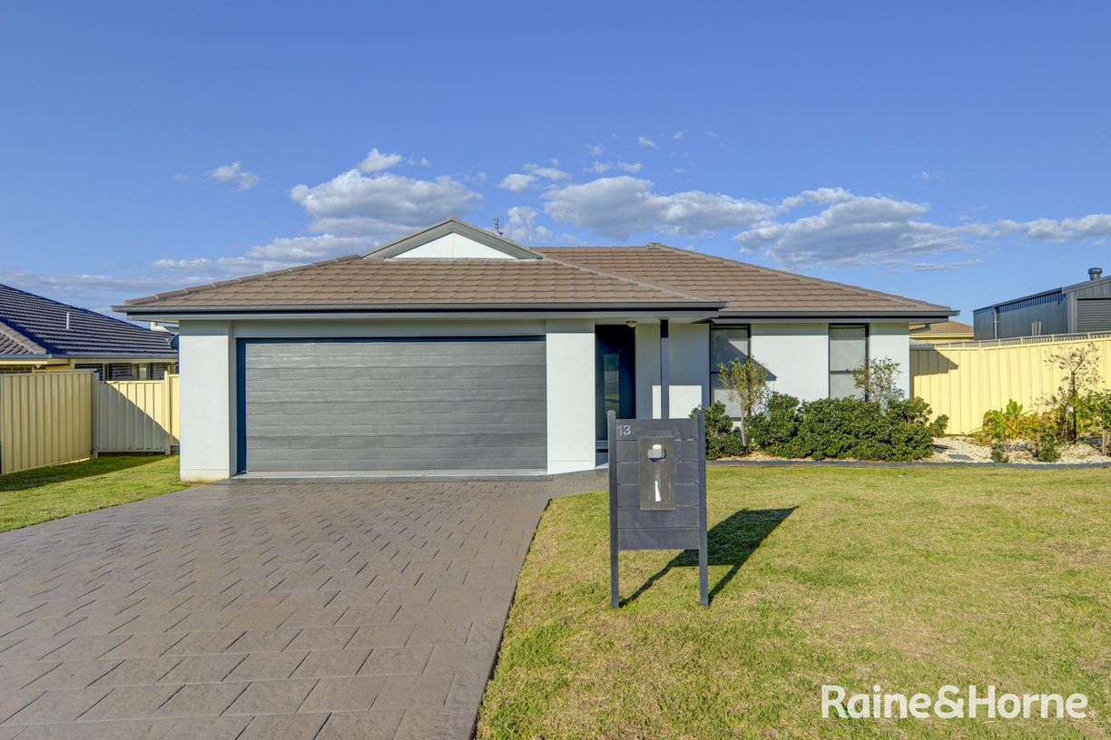 13 Eagle Avenue — photo from Raine & Horne Tamworth