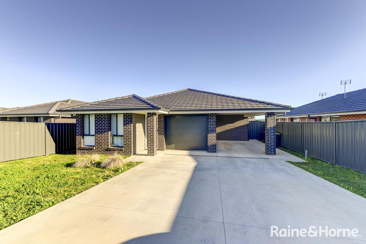 375 Armidale Road — photo from Raine & Horne Tamworth