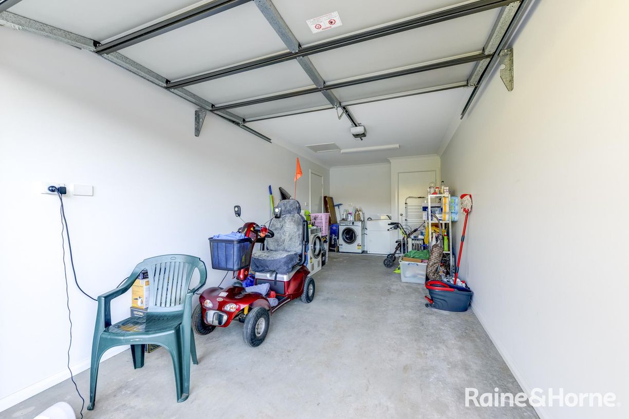 375 Armidale Road — photo 9 of 17